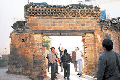 630头加拿大种猪乘专机抵渝入住千万豪宅-kaiyun官网入口(图1) Kaiyun官方网站