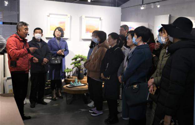 ‘kaiyun官网入口’
威海职业学院艺术学院师生:走进简一艺术空间 享艺术盛宴(图3) ‘kaiyun官网入口’
威海职业学院艺术学院师生:走进简一艺术空间 享艺术盛宴(图3)