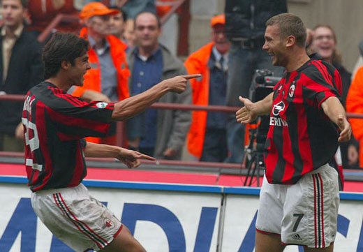 
AC米兰队史今天：2003年舍瓦双响卡卡助攻托马森 大胜后并列榜首|Kaiyun官方网站(图1)